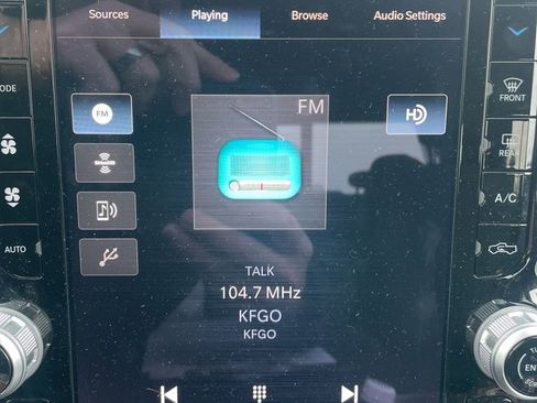 Used 2025 RAM 1500 4x4 Crew Cab image 15