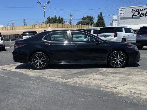 Used 2024 Toyota Camry SE FWD image 33