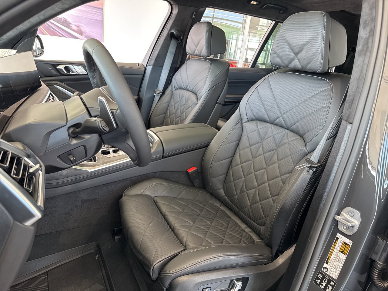New 2026 BMW X7 xDrive40i w/ M Sport Package AWD/4WD image 18