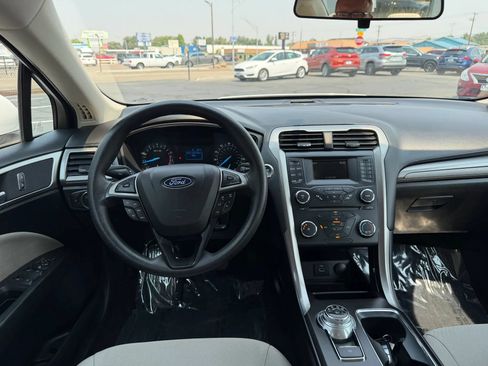 Used 2018 Ford Fusion S FWD image 21