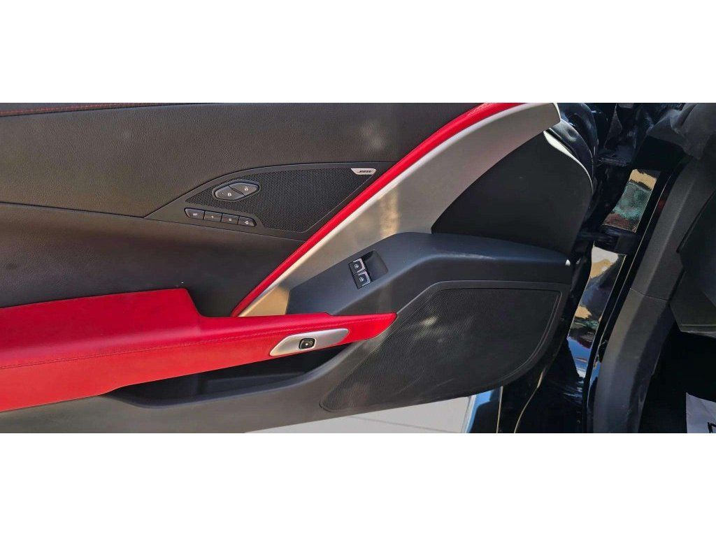 Used 2016 Chevrolet Corvette Z06 w/ Z07 Performance Package RWD image 18