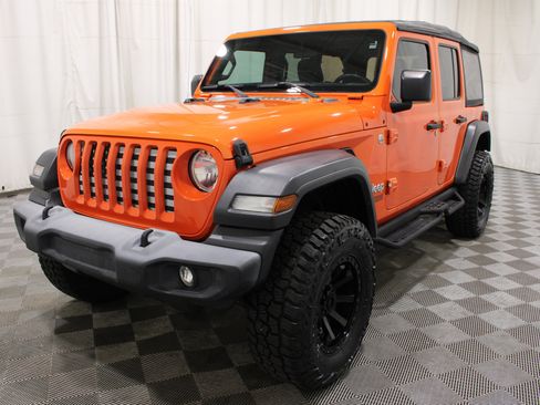 Used 2018 Jeep Wrangler Unlimited Sport AWD/4WD image 28