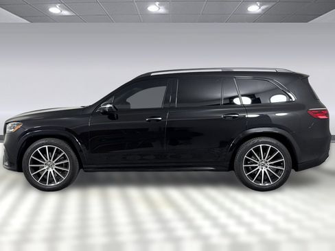 Used 2025 Mercedes-Benz GLS 450 4MATIC image 2