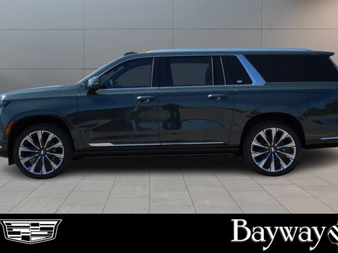 New 2026 Cadillac Escalade ESV Luxury w/ Touring Package image 4
