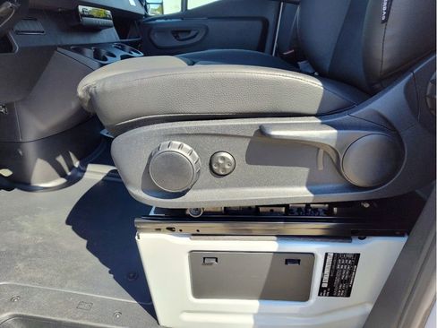 Used 2024 Mercedes-Benz Sprinter 2500 image 11