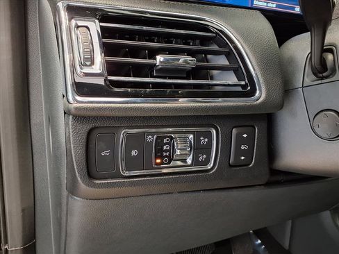 Used 2023 Lincoln Navigator Reserve image 21