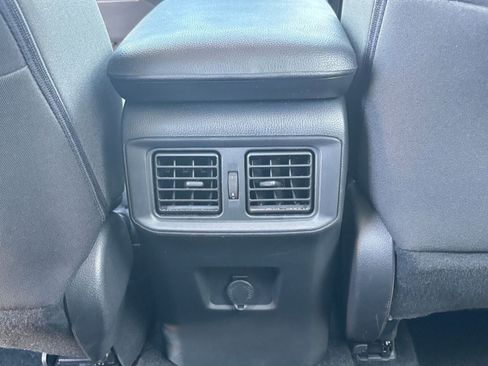 Used 2025 Toyota RAV4 LE AWD/4WD image 23