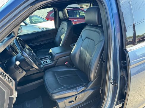 Used 2019 Ford Expedition Limited w/ Texas Edition Package image 12