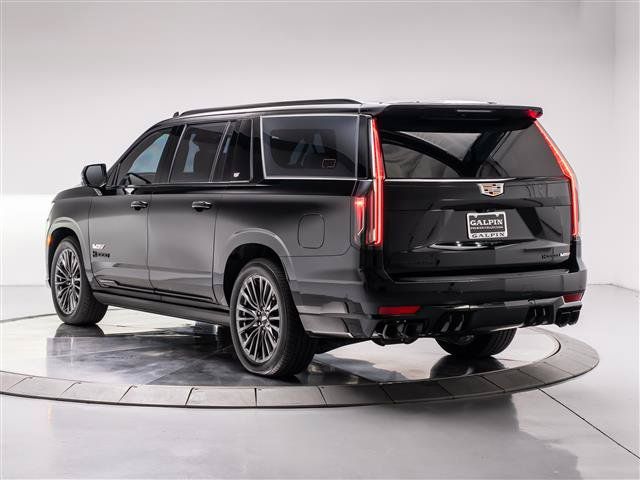 Used 2023 Cadillac Escalade ESV V w/ Heavy-Duty Trailer Package AWD/4WD image 3