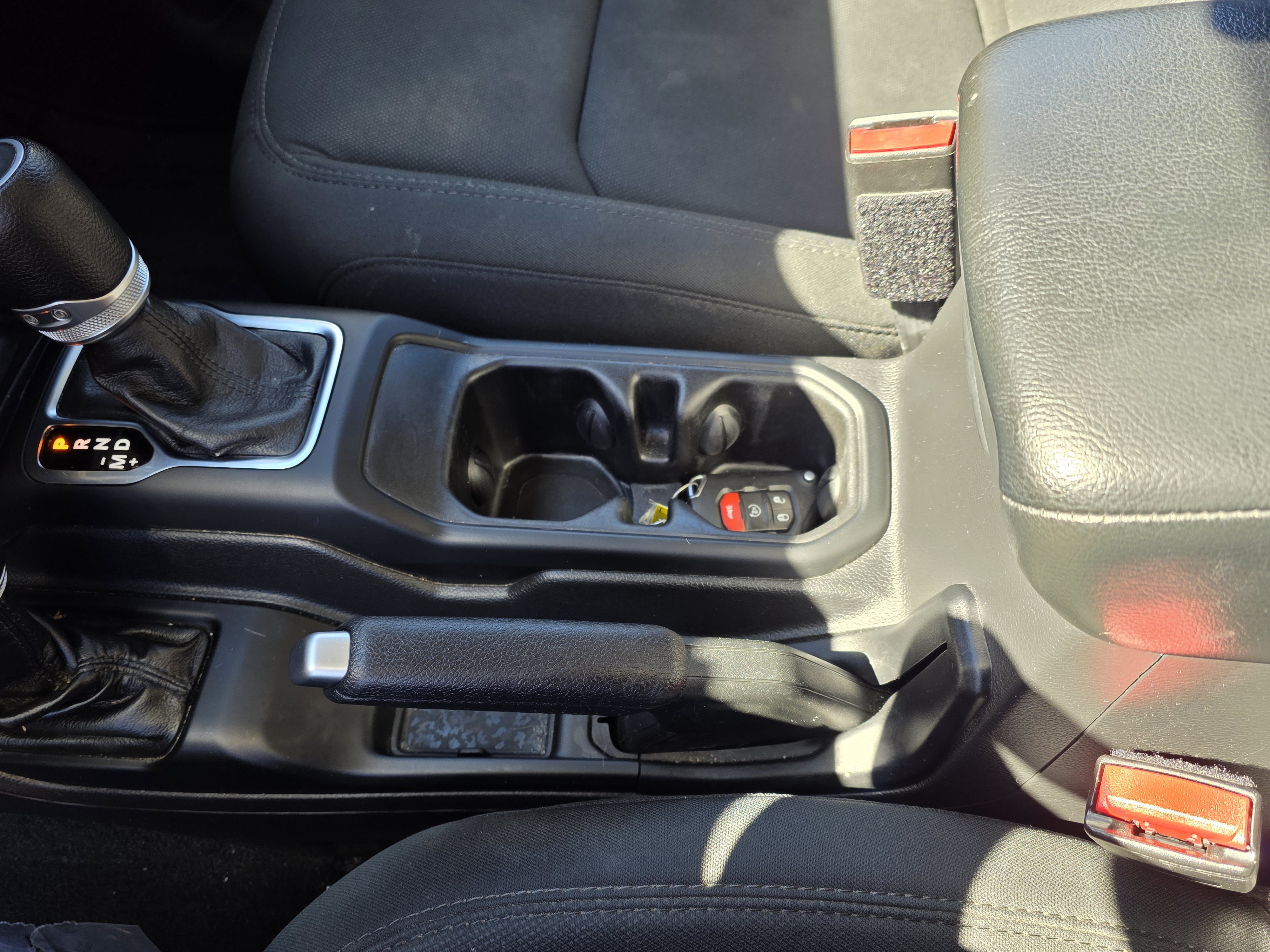 Used 2022 Jeep Wrangler Sport AWD/4WD image 19