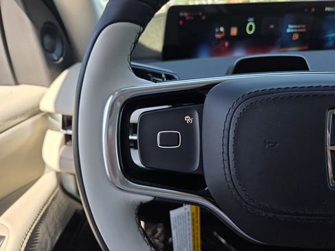 New 2026 Lincoln Navigator Reserve AWD/4WD image 25