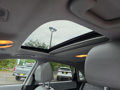 Used 2019 Hyundai Kona Limited AWD/4WD image 13