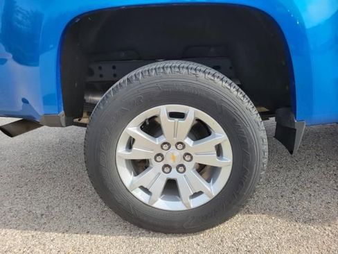Used 2022 Chevrolet Colorado LT w/ LT Convenience Package AWD/4WD image 5