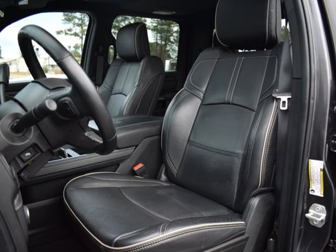 Used 2024 RAM 2500 Limited image 26