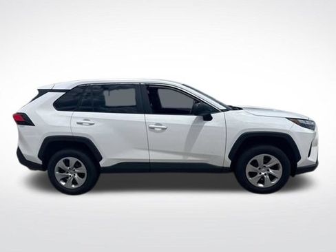 Used 2023 Toyota RAV4 LE AWD/4WD image 4