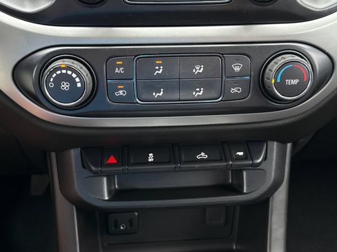 Used 2019 Chevrolet Colorado LT RWD image 23