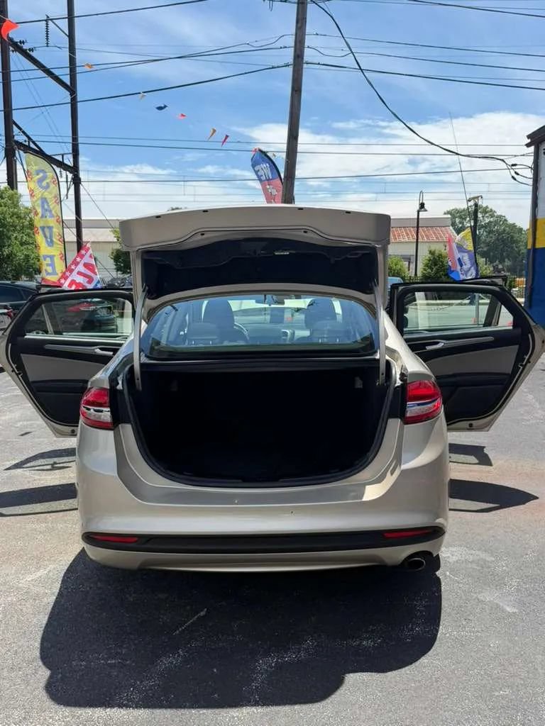 Used 2018 Ford Fusion S FWD image 17