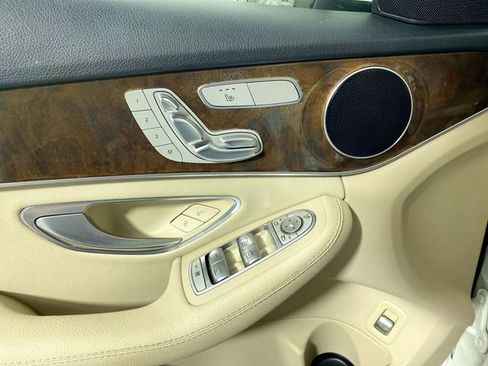 Used 2017 Mercedes-Benz C 300 4MATIC Sedan image 20