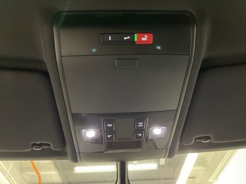 Used 2023 Volkswagen Atlas Cross Sport SE w/ Black Wheel Package image 23