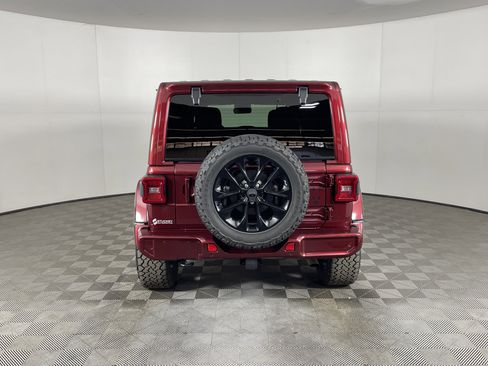 Used 2021 Jeep Wrangler Unlimited Sahara image 4