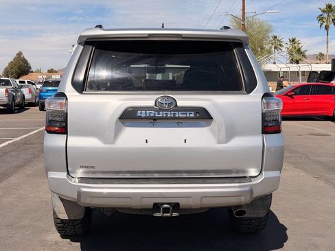 Used 2018 Toyota 4Runner TRD Off-Road image 7