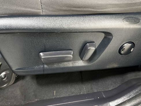 Certified 2017 Toyota Tundra SR5 image 14