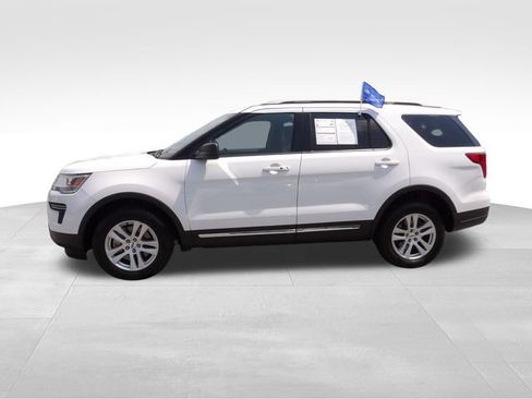 Certified 2018 Ford Explorer XLT AWD/4WD image 5