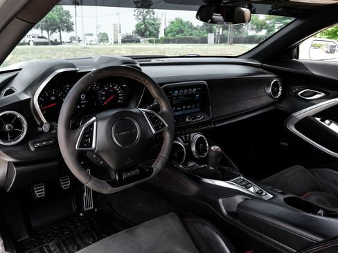 Used 2017 Chevrolet Camaro ZL1 RWD image 3