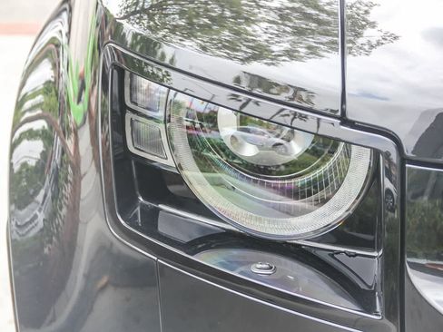 New 2025 Land Rover Defender 110 V8 image 10