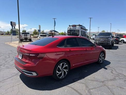 Used 2025 Volkswagen Jetta SEL FWD image 5