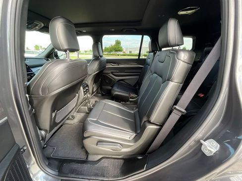 New 2025 Jeep Grand Cherokee L Limited w/ Black Appearance Package image 17