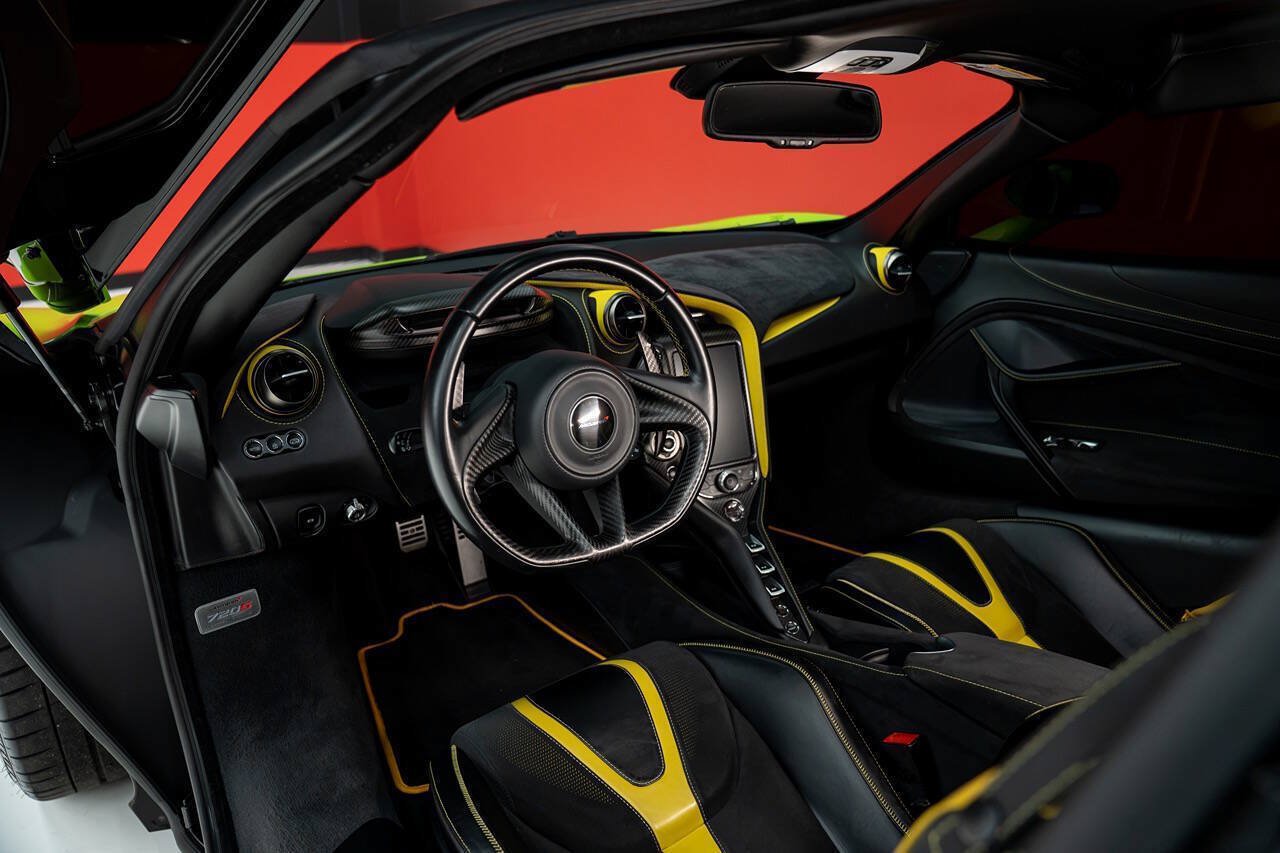 Used 2018 McLaren 720S Performance RWD image 38