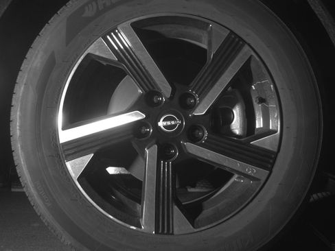 Used 2025 Nissan Sentra SV FWD image 13