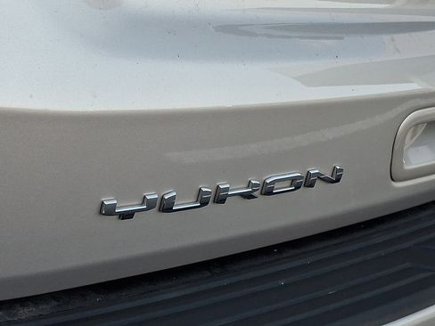 Certified 2021 GMC Yukon SLT w/ SLT Luxury Plus Package AWD/4WD image 29