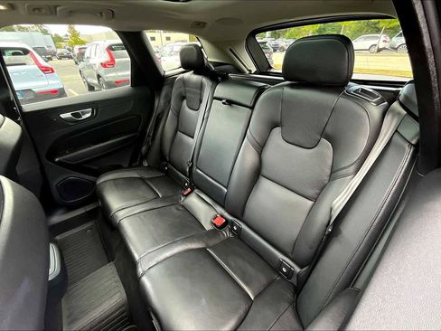 Certified 2023 Volvo XC60 B5 Plus w/ Protection Package Premier image 19