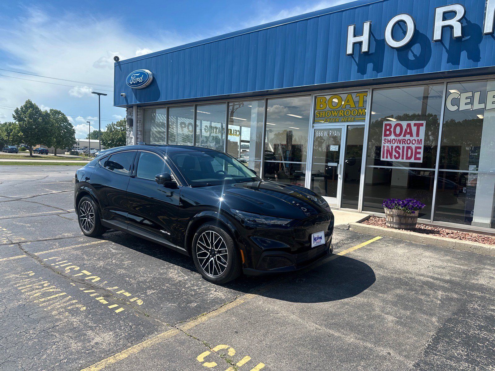 Used 2025 Ford Mustang Mach-E Premium AWD/4WD image 8
