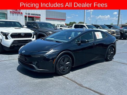 Used 2024 Toyota Prius LE FWD image 1