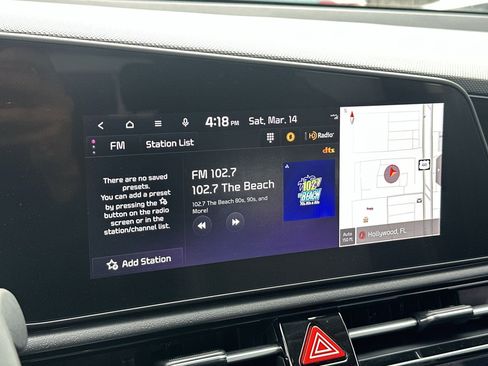 Used 2023 Kia Niro EX image 12