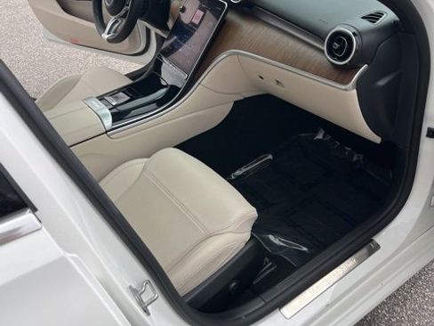 Used 2024 Mercedes-Benz C 300 4MATIC Sedan image 11