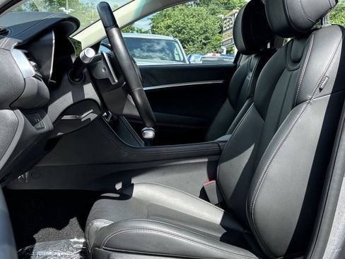 Used 2025 Genesis G70 2.5T RWD image 12