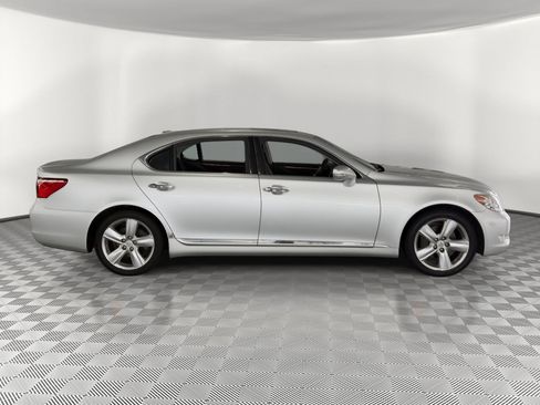 Used 2011 Lexus LS 460 L w/ Luxury Pkg RWD image 8