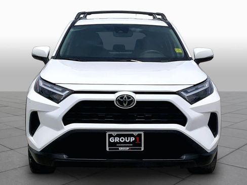 Used 2025 Toyota RAV4 XLE AWD/4WD image 4
