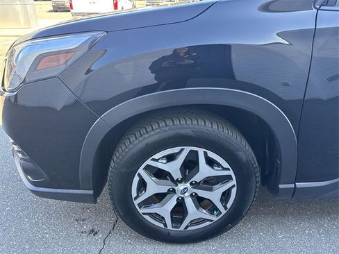 Used 2023 Subaru Forester Premium image 19