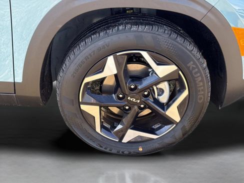 New 2026 Kia Seltos S image 9