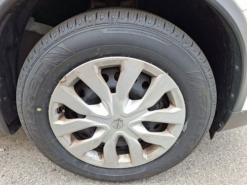 Used 2015 Nissan Rogue S image 5