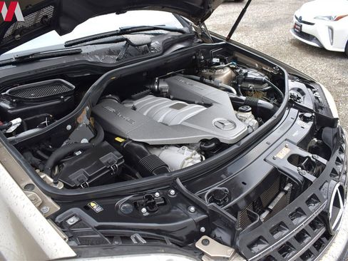 Used 2009 Mercedes-Benz ML 63 AMG 4MATIC image 28
