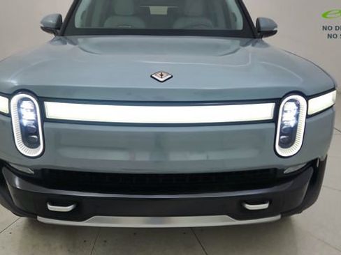 Used 2024 Rivian R1S Adventure AWD/4WD image 9