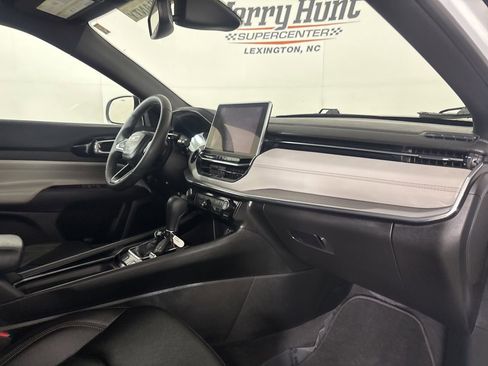 Used 2024 Jeep Compass Limited image 27