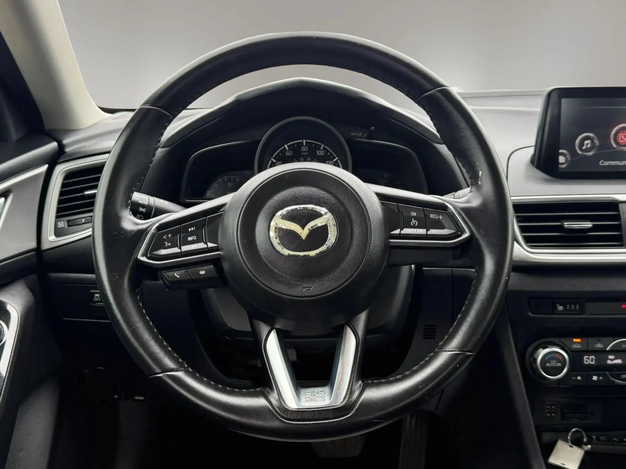 Used 2018 MAZDA MAZDA3 Touring FWD image 16