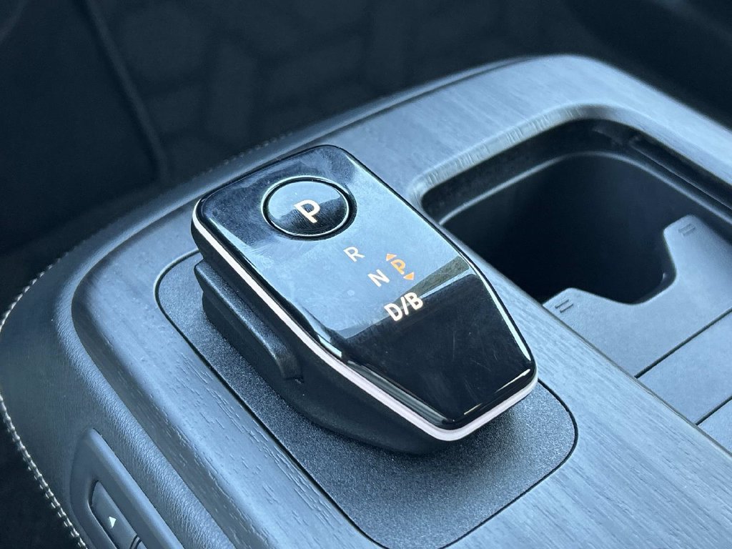 Certified 2025 Nissan Ariya AWD image 26